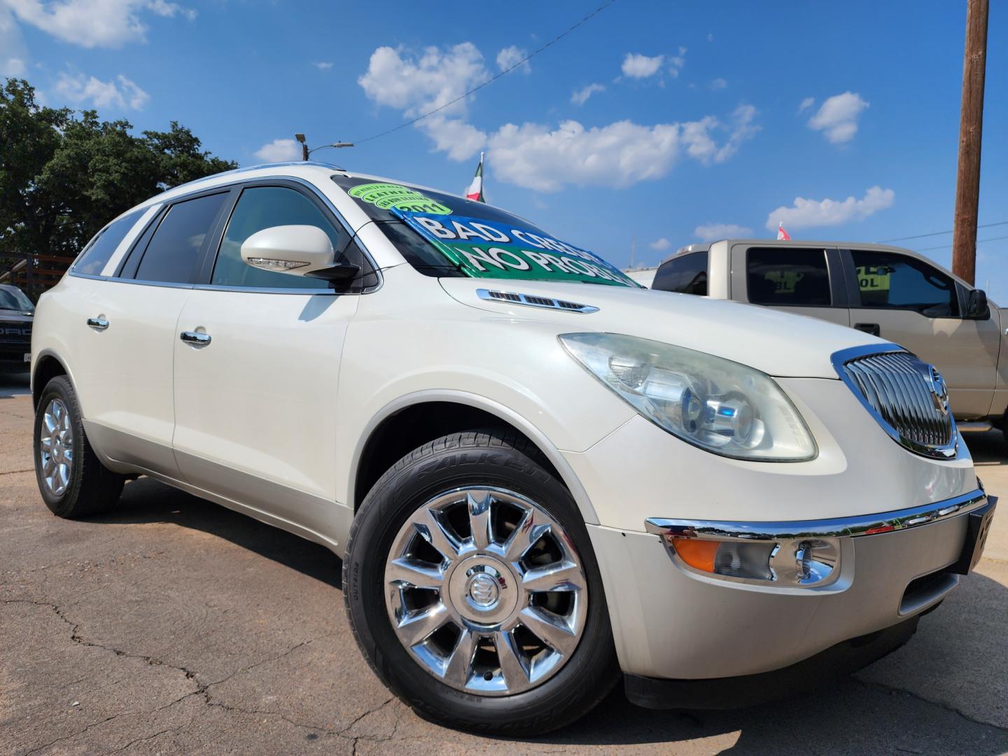 2011 DIAMOND WHITE Buick Enclave CXL (5GAKRBED2BJ) , AUTO transmission, located at 2660 S.Garland Avenue, Garland, TX, 75041, (469) 298-3118, 32.885551, -96.655602 - Welcome to DallasAutos4Less, one of the Premier BUY HERE PAY HERE Dealers in the North Dallas Area. We specialize in financing to people with NO CREDIT or BAD CREDIT. We need proof of income, proof of residence, and a ID. Come buy your new car from us today!! This is a LOADED 2011 BUICK ENCLAVE C - Photo#0